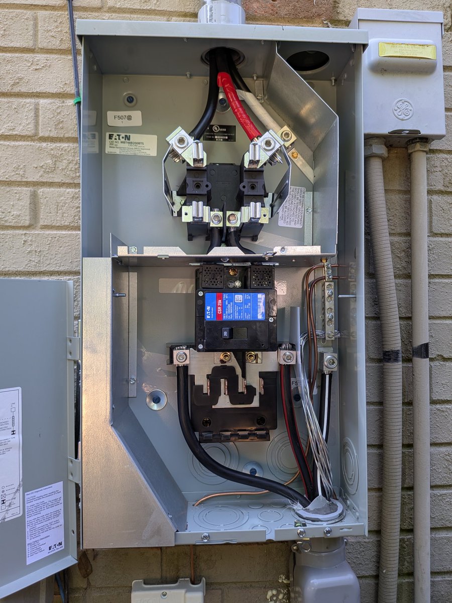 KingElectricalS's tweet image. 🔥 200-amp service upgrade and panel replacement in Greensboro, NC!
Local.
Family-owned.
Serving the entire Triad.
King Electrical Services, Inc. - your &quot;electricians near me&quot; and your neighbors.⚡
kingelectricalservicesinc.com

#ElectricalContractor #TriadElectrician #PanelUpgrade 🔌