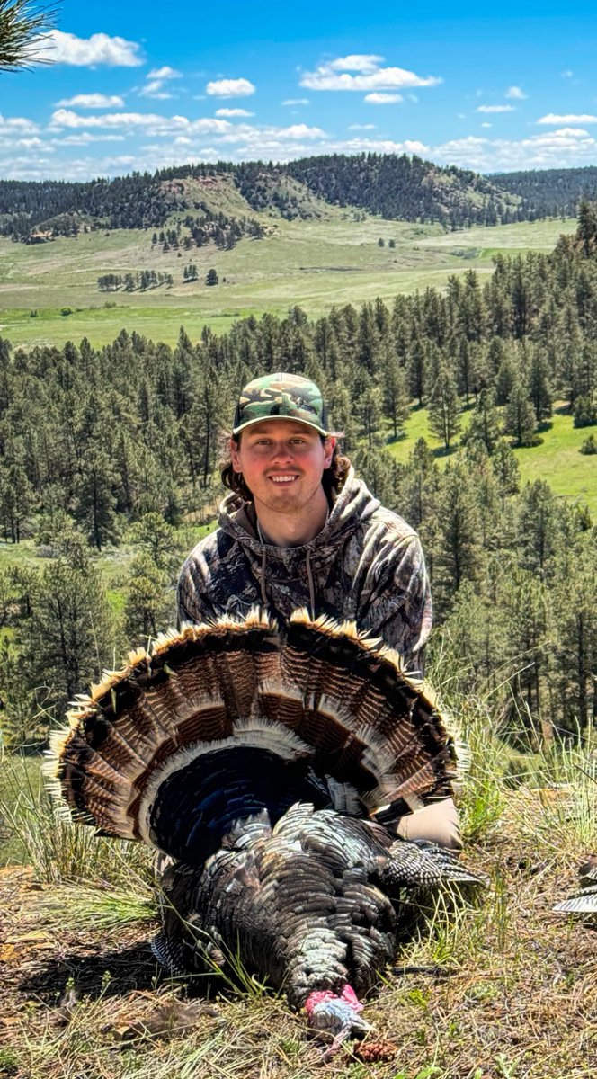 RublineMarket's tweet image. Keegan putting in the work! Nothing like stacking up some birds and getting it done in the turkey woods. 

#TeamRubLine #SpringSuccess #TurkeySeason