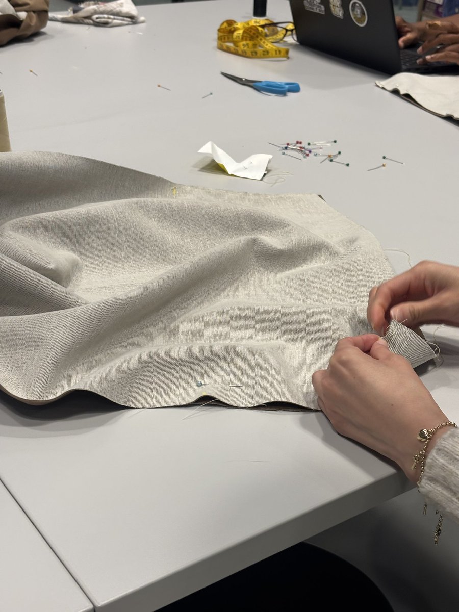 gstreetfabrics's tweet image. We had an amazing time at the 2nd District of Fashion Club meetup at MLK Library! We connected, hand-sewed, and made mini tote bags—thanks to G Street Fabrics for supplies!

Next meetup: Mon, June 9 | 6–9 PM
Register via DC Public Library!

#DCFashionClub #CreativeDC #MLKLibrary