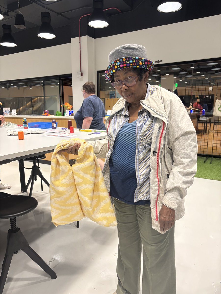 gstreetfabrics's tweet image. We had an amazing time at the 2nd District of Fashion Club meetup at MLK Library! We connected, hand-sewed, and made mini tote bags—thanks to G Street Fabrics for supplies!

Next meetup: Mon, June 9 | 6–9 PM
Register via DC Public Library!

#DCFashionClub #CreativeDC #MLKLibrary