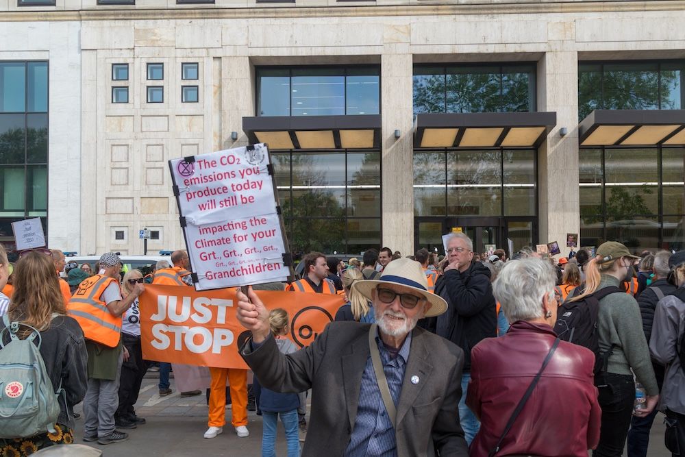 Milieudefensie launches new climate case against Shell dutchnews.nl/?p=251819