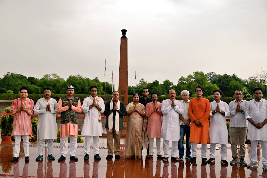 माननीय प्रधानमंत्री श्री @NarendraModi जी के नेतृत्व में '#OperationSindoor' की प्रचंड सफलता — भारत की सैन्य शक्ति, रणनीतिक कौशल और आतंकवाद के खिलाफ हमारे अडिग संकल्प का प्रतीक है।

पाकिस्तान की आतंकवाद की फैक्ट्री को दिया गया यह करारा जवाब हमारे शौर्य, पराक्रम और निर्णायक