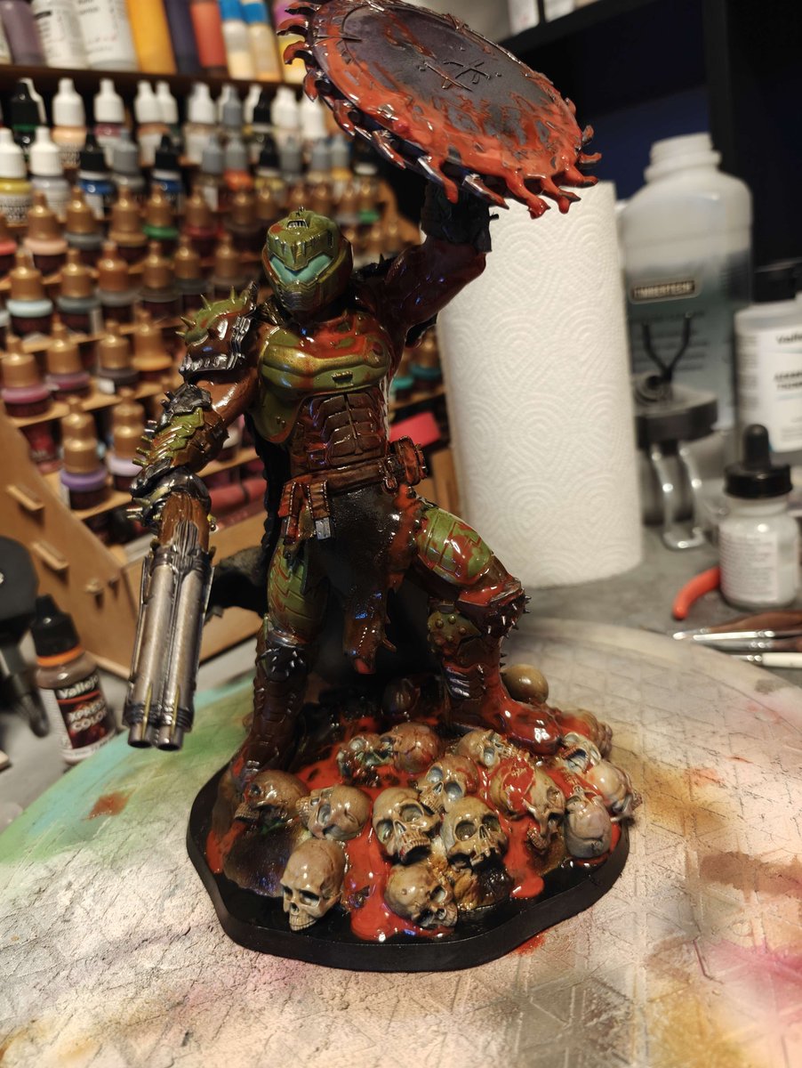 TIME TO RIP AND TEAR BOIS 🪚

Have fun with the new #DOOM #DOOMTheDarkAges game guys!