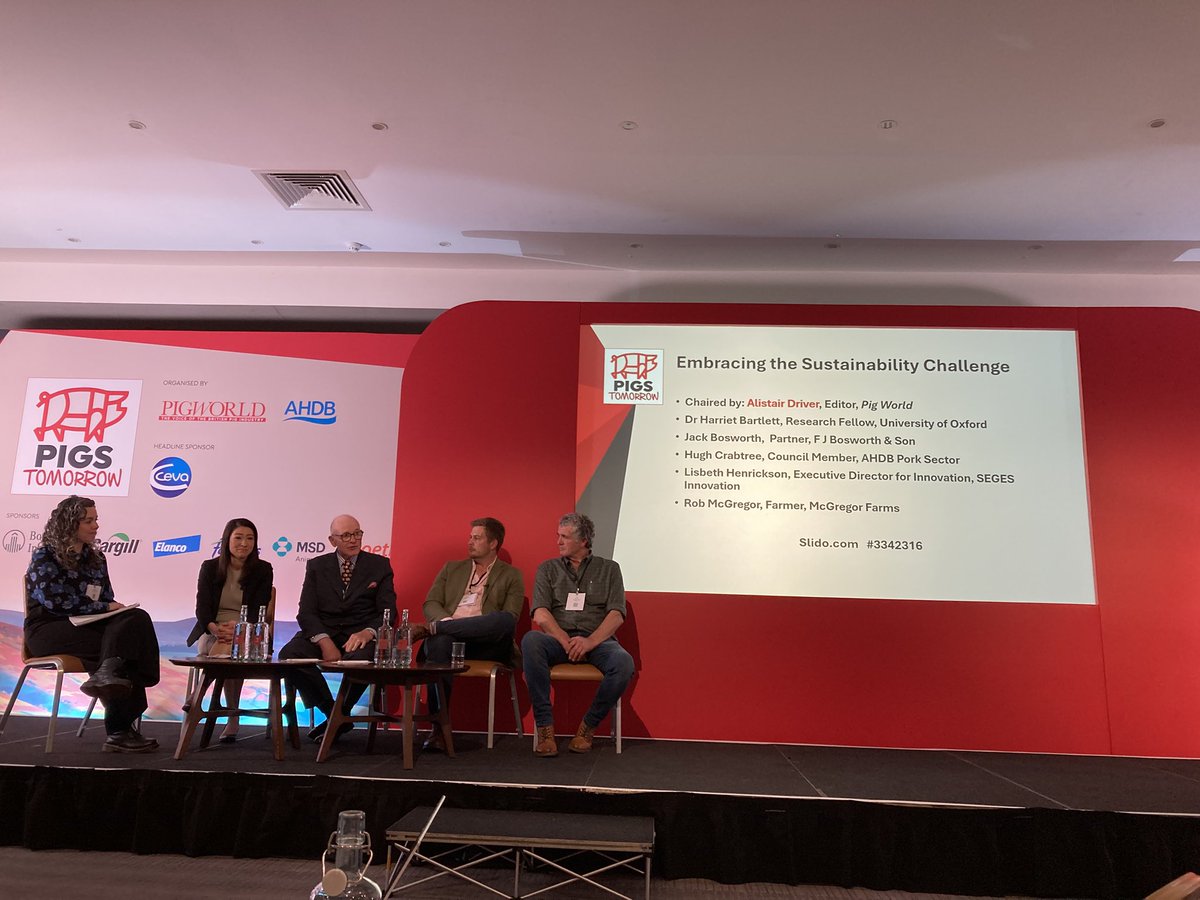 Fascinating talks and panel with Hugh Crabtree on embracing the sustainability challenge at the Pigs Tomorrow conference. He was joined by Dr Harriet Bartlett from Oxford University and Lisbeth Henricksen from SEGES Innovation among others.