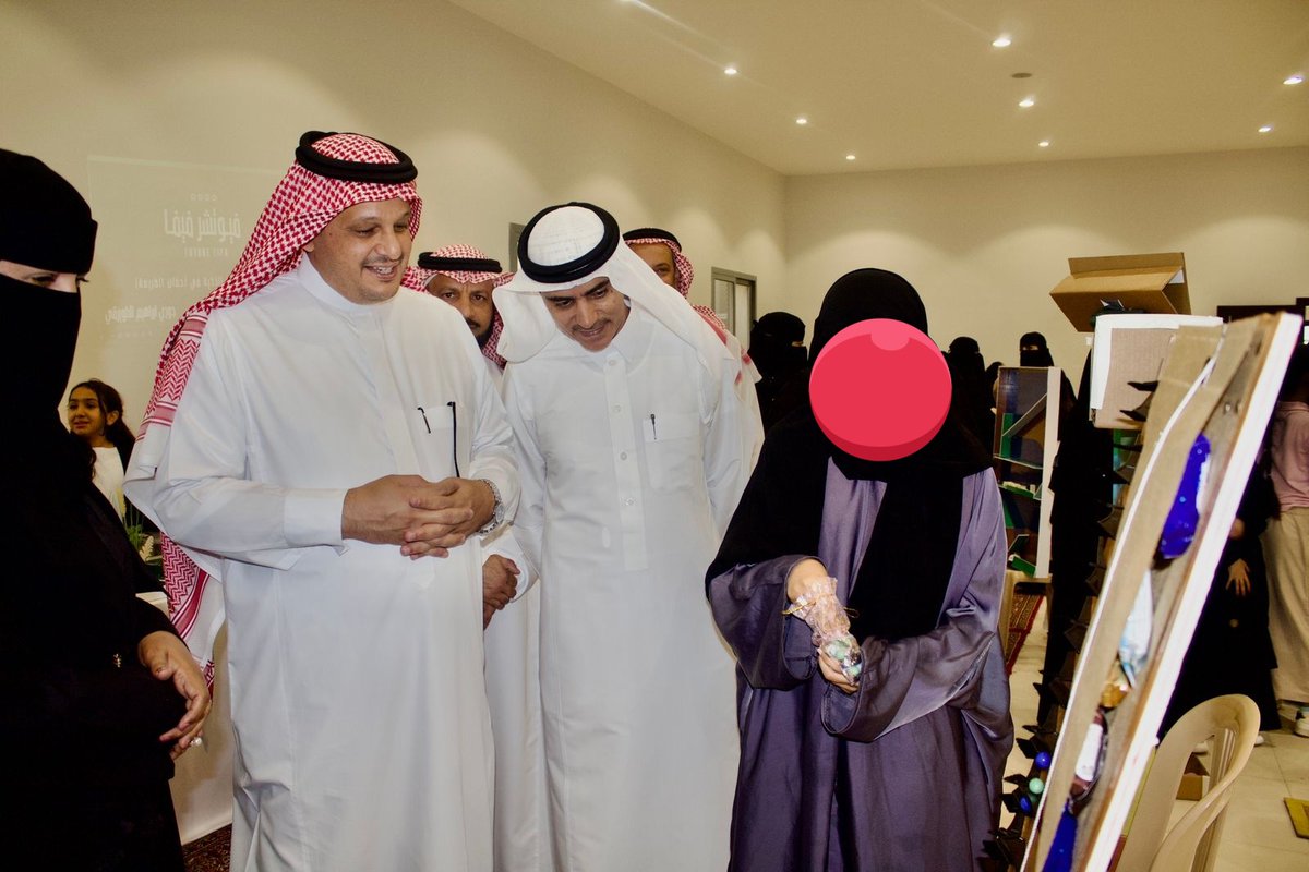 space2020space's tweet photo. مشاركة طالبات #المتوسطة_الحادية_والأربعون_بالطائف في المعرض الختامي للبرنامج الوزاري #مساحة_الابتكار
وتكريم المدرسة بدرع البرنامج والمشاركين من قبل رئيس #قسم_الموهوبين بالطائف أ. سامي العصيمي #تعليم_الطائف
@MOE_TIF_05 https://t.co/mjy25rKNKz