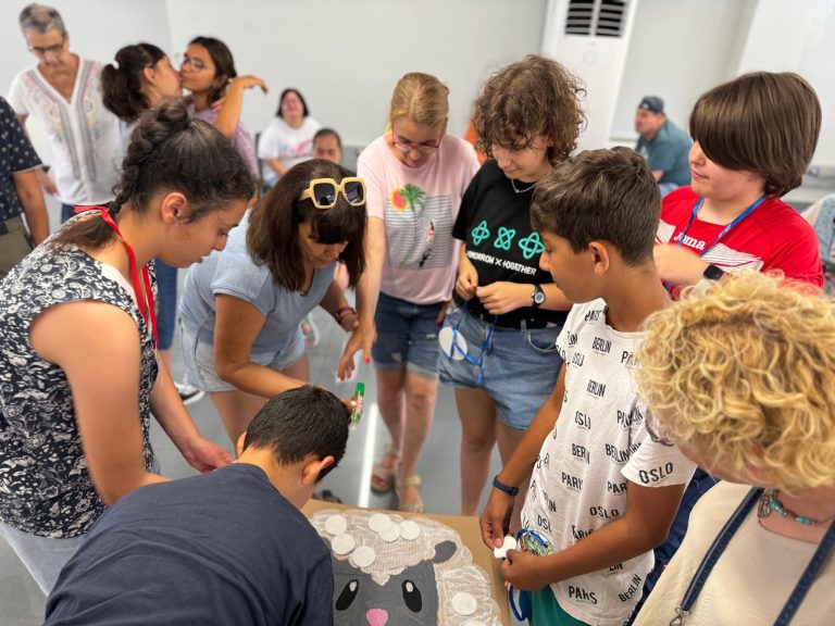 Dincat (@_dincat) on Twitter photo 🌞 Torna el Casal “SOM ESTIU!” de <a href="/fundacioaspros/">Fundació Aspros</a>!
Organitzat pel servei de lleure i voluntariat Som i Serem, està adreçat a infants i joves amb discapacitat intel·lectual i/o TEA.
🎨 Activitats adaptades, inclusió i diversió tot l’estiu!
🔗 Més info 👉 aspros.cat/torna-el-casal… 🌞 Torna el Casal “SOM ESTIU!” de <a href="/fundacioaspros/">Fundació Aspros</a>!
Organitzat pel servei de lleure i voluntariat Som i Serem, està adreçat a infants i joves amb discapacitat intel·lectual i/o TEA.
🎨 Activitats adaptades, inclusió i diversió tot l’estiu!
🔗 Més info 👉 aspros.cat/torna-el-casal…