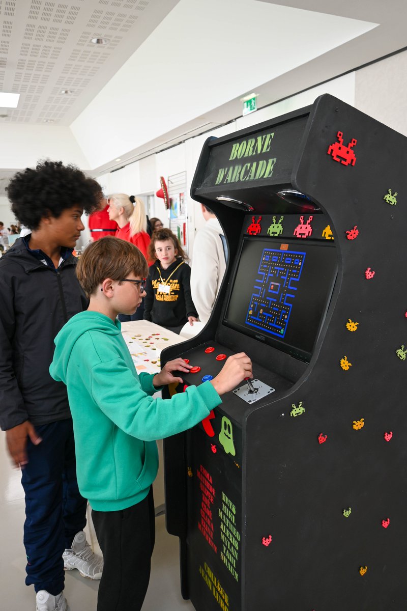 aclimoges's tweet photo. La 3e édition du concours Jeux fabrique dans l’@aclimoges rassemble, aujourd’hui, 174 élèves du CM1 à la Terminale, dans les locaux de @hautevienne_dep.
👏 aux élèves et aux professeurs pour la grande qualité des jeux réalisés et félicitations à l’ensemble des lauréats. https://t.co/ibqXu2nQ03