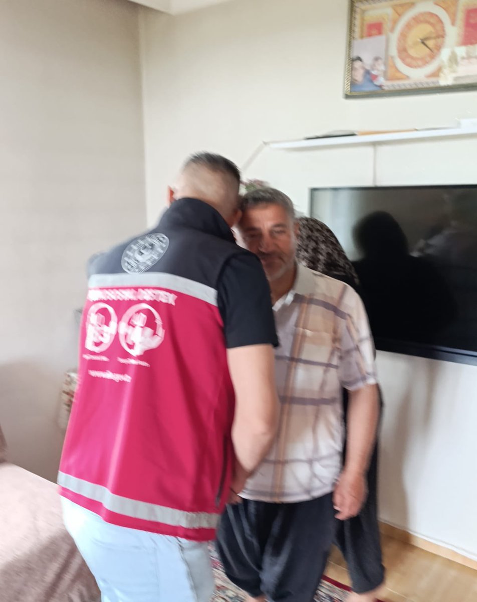 Kozan Sosyal Hizmet Merkezi Müdürlüğü olarak hizmet bölgemizde yer alan Kozanlı Şehitlerimizden, Şehit Nurettin YAŞAR’ın değerli ailesine ziyarette bulunduk.🇹🇷🇹🇷🇹🇷