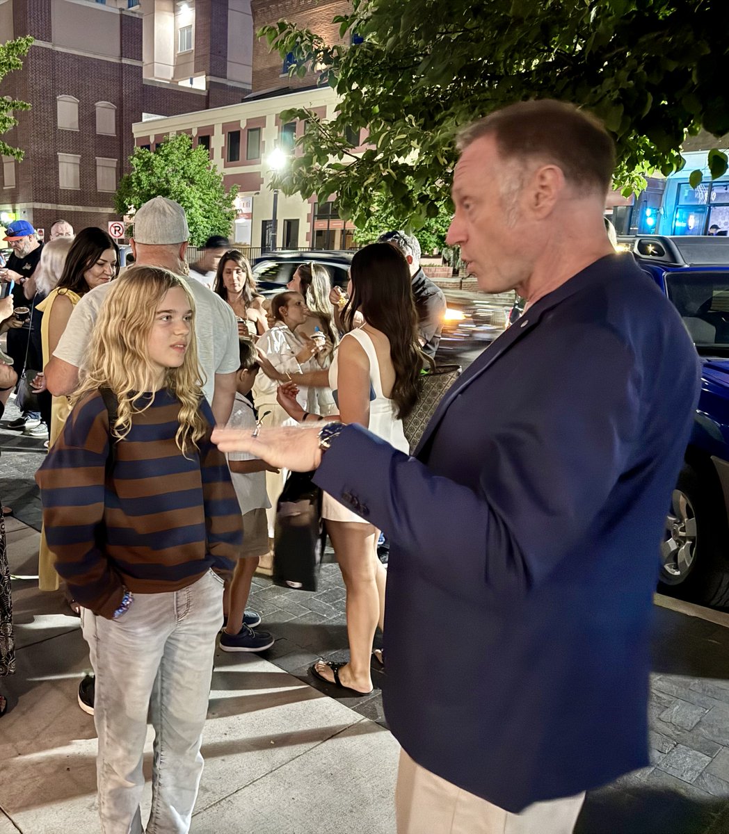 After 3 hours of Experimental Physics with Dr Mike Landry <a href="/LIGO/">LIGO</a>, you're in line with your friends, waiting for ice cream...

You see Dr Landry on the street, what do you do?  You get out of line and continue the discussion...

Another aspiring explorer.  Future looks bright.