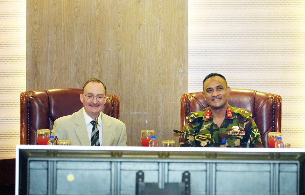 Visit of RCDS Delegation at Army Headquarters 

Dhaka, 13 May 2025 (Tuesday): A delegation from the Royal College of Defence Studies (RCDS), United Kingdom, paid a courtesy call on with Lt Gen Mizanur Rahaman Shamim, BP, SBP, OSP, BAM, ndc, psc, Chief of General Staff (CGS) of