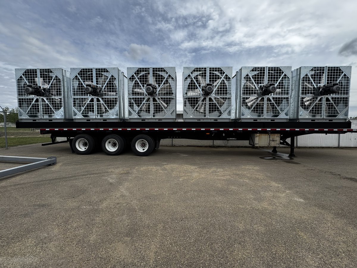 Intelliflexids's tweet photo. Innovation never stops here at Intelliflex, our Gen 3 cooling pods are a perfect example of that. With industry leading heat rejection, and now with an updated, quieter design, you can deploy in more locations without having to worry about noise!  #Intelliflex #CoolingInnovation #ModularDataCenters