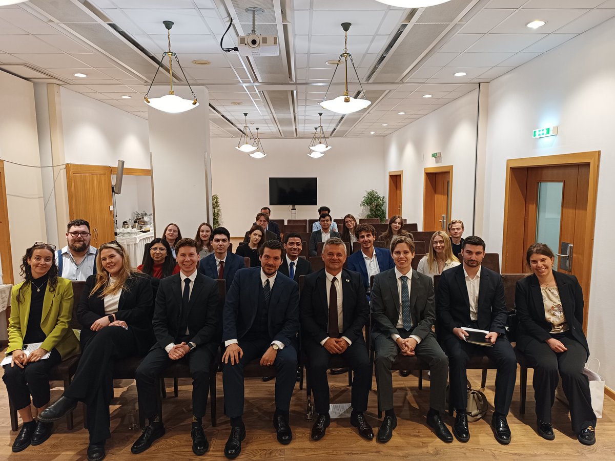 AustriainAL (@austriainalb) on Twitter photo It is a wonderful annual tradition that students from the <a href="/DA_vienna/">Diplomatische Akademie Wien</a> visit #Westernbalkans. Pleasure to discuss developments in #Albania and beyond. Special thanks to <a href="/IgliHasani/">Igli Hasani</a> and <a href="/RYCOwb/">RYCO Western Balkans</a> for taking the time and providing your excellent input! It is a wonderful annual tradition that students from the <a href="/DA_vienna/">Diplomatische Akademie Wien</a> visit #Westernbalkans. Pleasure to discuss developments in #Albania and beyond. Special thanks to <a href="/IgliHasani/">Igli Hasani</a> and <a href="/RYCOwb/">RYCO Western Balkans</a> for taking the time and providing your excellent input!