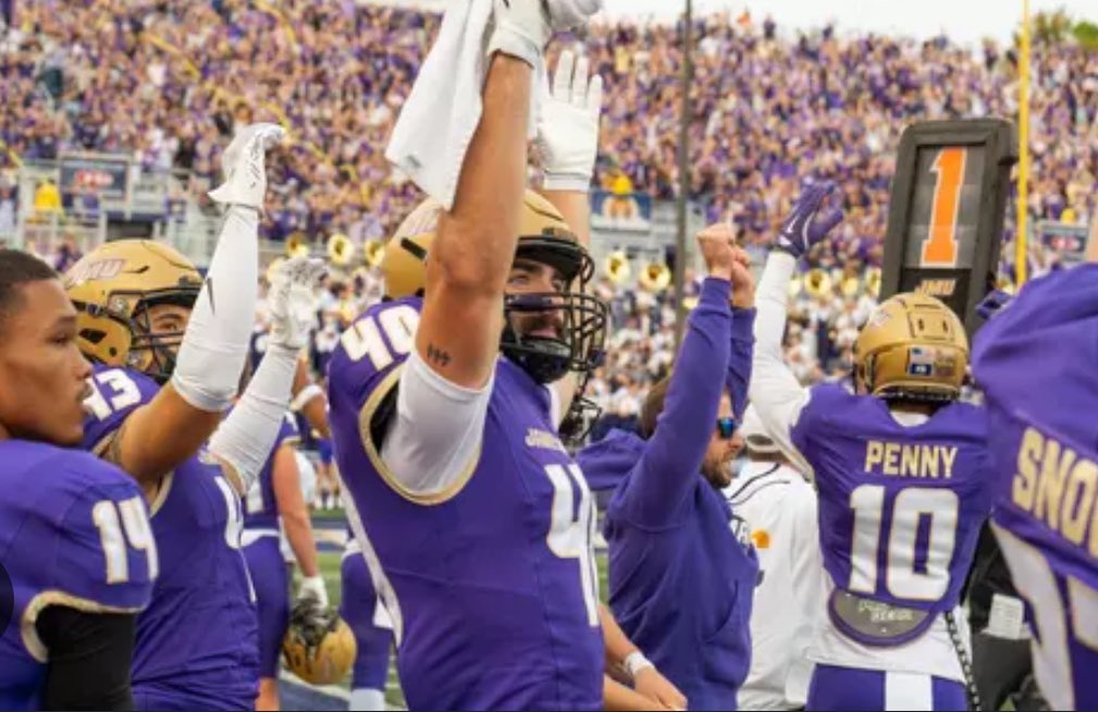 Corey Howard (@howard_cor60160) on Twitter photo BLESSED TO RECEIVE AN OFFER FROM JMU 🟣🟡
<a href="/shelton_felton/">Coach Shelton Felton</a>
@Coachsamdaniels
<a href="/24VHSFootball/">Valdosta Football</a> BLESSED TO RECEIVE AN OFFER FROM JMU 🟣🟡
<a href="/shelton_felton/">Coach Shelton Felton</a>
@Coachsamdaniels
<a href="/24VHSFootball/">Valdosta Football</a>