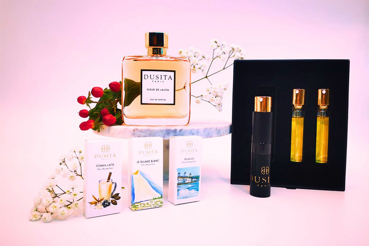 We are happy to offer you a complimentary 3×7.5ml Eau de Parfum Travel Set of your choice, for any 50ml Extrait or 100ml Eau de Parfum order placed until May 26, 2025.