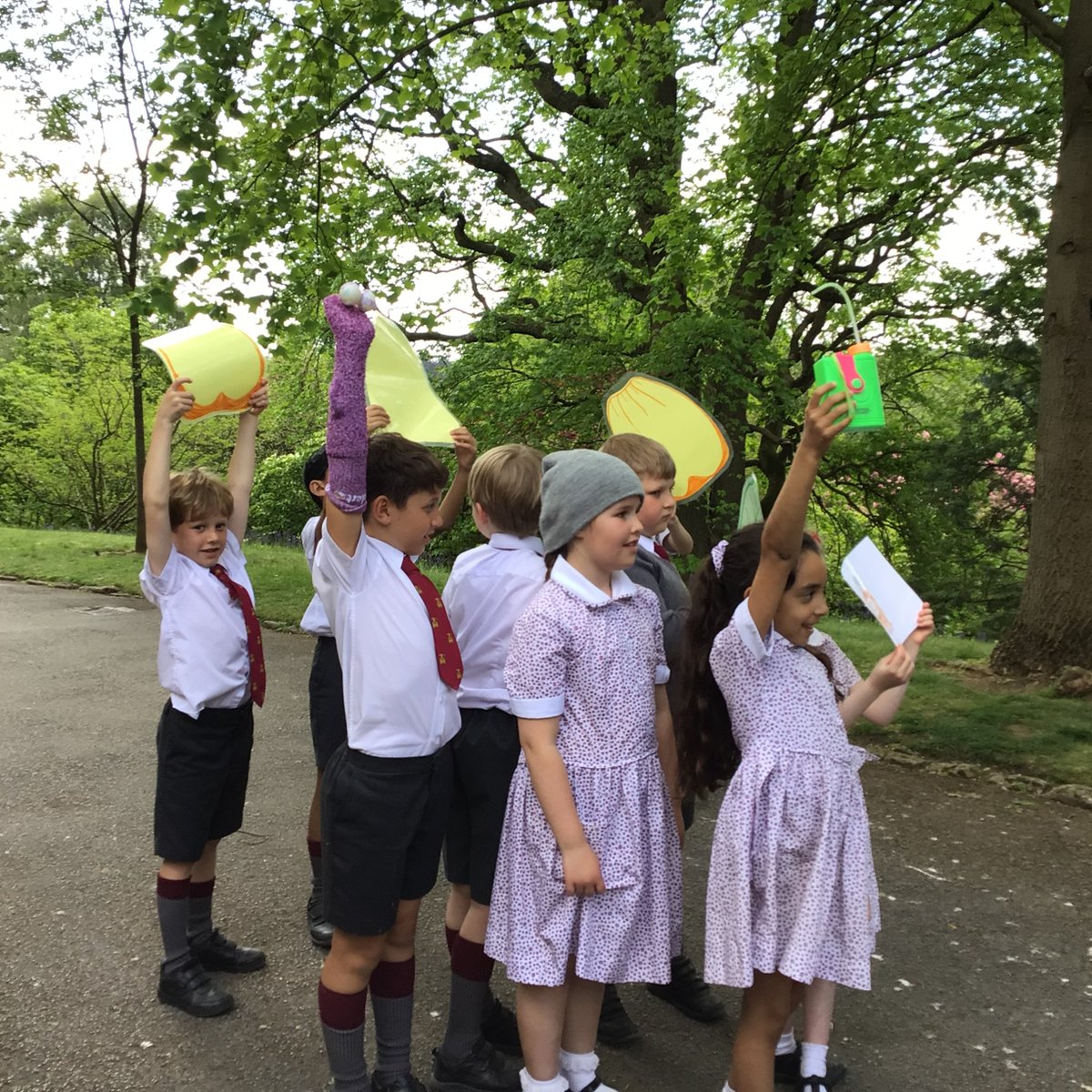 Eversfield School (@eversfield647) on Twitter photo 🌿☀️A visit to <a href="/BhamBotanicalGd/">Birmingham Botanical Gardens UK</a> marked the start of an exciting new science topic for Form 3. They took part in a scavenger hunt, discovered how #pollination & seed dispersal work, & explored how plants thrive in #habitats from tropical rainforests to arid desert environments🌴🌵 🌿☀️A visit to <a href="/BhamBotanicalGd/">Birmingham Botanical Gardens UK</a> marked the start of an exciting new science topic for Form 3. They took part in a scavenger hunt, discovered how #pollination & seed dispersal work, & explored how plants thrive in #habitats from tropical rainforests to arid desert environments🌴🌵