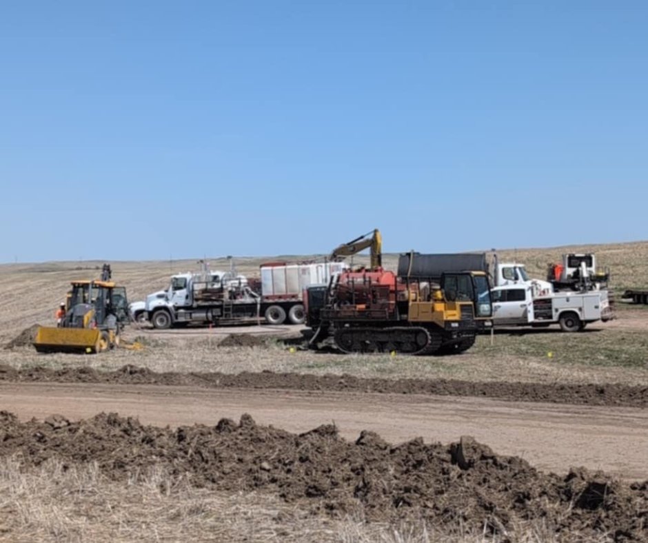 We’ve got a hardworking crew out in North Dakota installing underground pipe for a wind farm project. They'll be on-site for the next few months, playing a key role in getting this renewable energy project going. 💨