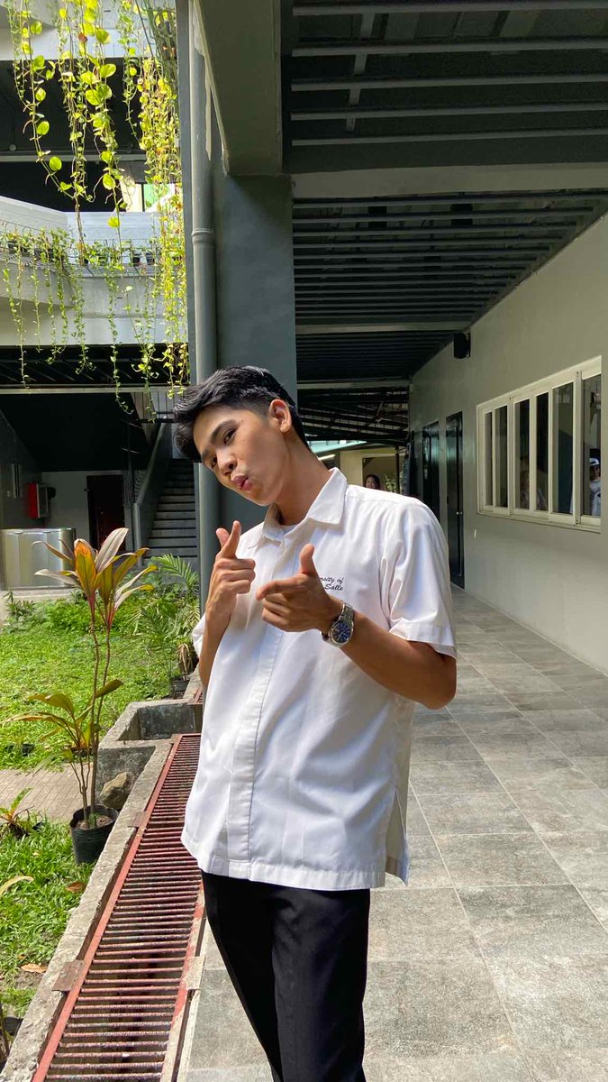 yohanxcxsun's tweet photo. can't waitt to graduate already 😩 https://t.co/9qxvvyR1qR