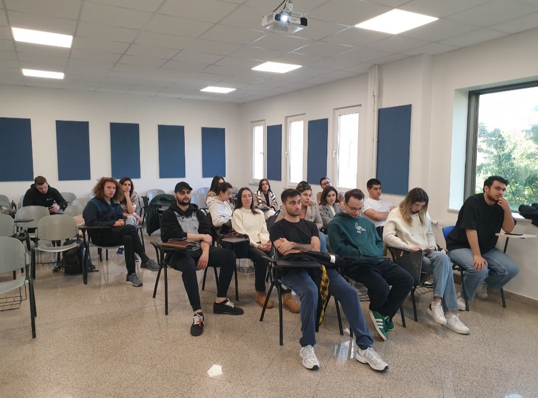 yeditepeiibf's tweet photo. COIL İklim Simülasyonu Çalıştayı, Doç. Dr. Barış Gençer Baykan ve Doç. Dr. Ebru Tomris Aydoğan’ın liderliğinde gerçekleştirildi. 🌍

The COIL Workshop on Climate Simulation was led by Assoc. Prof. Barış Gençer Baykan and Assoc. Prof. Ebru Tomris Aydoǧan. 🌍
#yeditepeüniversitesi https://t.co/80h8wXF7GF