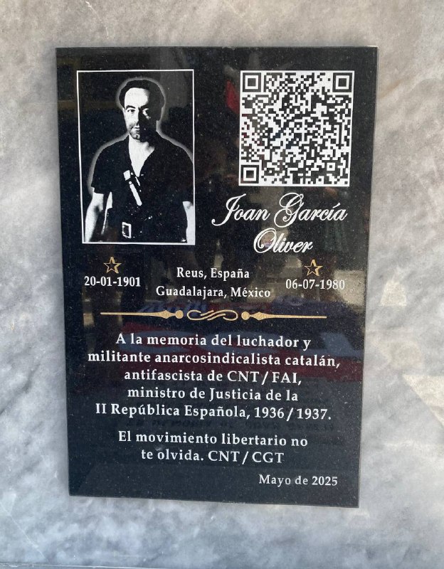 García Oliver |
 Ayer os adelantábamos parte del homenaje a García Oliver en México  Hoy, podeis ver los vídeos y fotos de este acto en el cementerio donde está enterrado. #GarcíaOliver
memorialibertaria.org/acto-homenaje-…