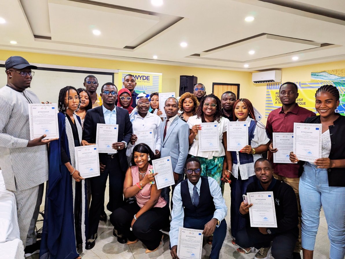 EU_ENoP's tweet image. 🌍From Côte d’Ivoire, young political leaders showed powerful vision & determination during #WYDEPoliticalParties trainings. Their voices are shaping the future of inclusive democracy.
👏 Thanks IGD & CIS Sweden
🔗 enop.eu/wyde #WYDEPoliticalParties