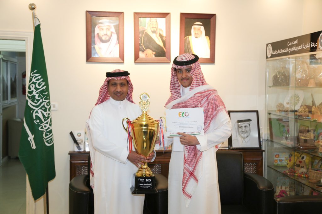 sacmjo's tweet photo. استقبل سعادة القائم بأعمال الملحقية الثقافية السعودية في الأردن أ.د. محمد بن خزيم الشمري، وفدًا من طلاب مدارس الرواد – إشبيليا التابعة لإدارة تعليم الرياض، وطلاب مدرسة الفارس العالمية، تكريمًا لما حققوه من إنجازات في أولمبياد اللغة الإنجليزية العالمي (ELO)، الذي  أقيم في العاصمة الاردنية عمان.

وقد حققت مدرسة الفارس العالمية، المركز الأول في فئة الصغار لأفضل مشروع مشارك في الأولمبياد، وذلك عن مشروعهم الابتكاري المميز "الدراجة الذكية"، الذي قدم حلولًا عملية تعزز من ممارسة ذوي الإعاقة للرياضة،  كما  حقق طلاب مدارس الرواد – إشبيليا المركز الرابع في أولمبياد اللغة الإنجليزية

وأعرب سعادة الدكتور محمد الشمري عن بالغ فخره واعتزازه بما قدمه الطلاب من أداء متميز، مؤكدًا أن هذه الإنجازات تعكس جودة التعليم في المملكة العربية السعودية.