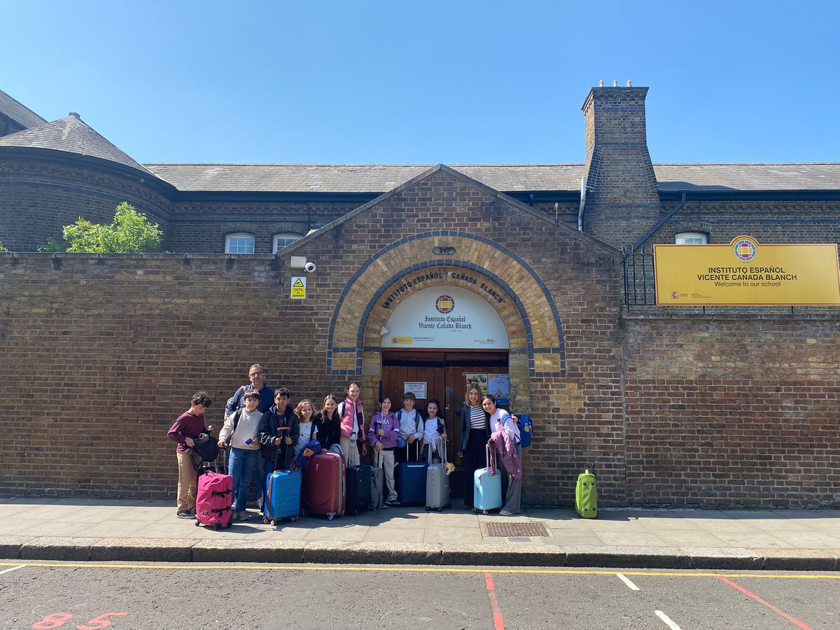 federico_garcia_lorca_paris (@fgl_paris) on Twitter photo INTERCAMBIO PARÍS-LONDRES
Los alumnos/as del CE Federico García Lorca visitan a los compañeros de Londres del IE CAÑADA BLANCH. Londres nos recibe con un tiempo fantástico.
<a href="/AccEducativaExt/">Acción Educativa Exterior</a> INTERCAMBIO PARÍS-LONDRES
Los alumnos/as del CE Federico García Lorca visitan a los compañeros de Londres del IE CAÑADA BLANCH. Londres nos recibe con un tiempo fantástico.
<a href="/AccEducativaExt/">Acción Educativa Exterior</a>