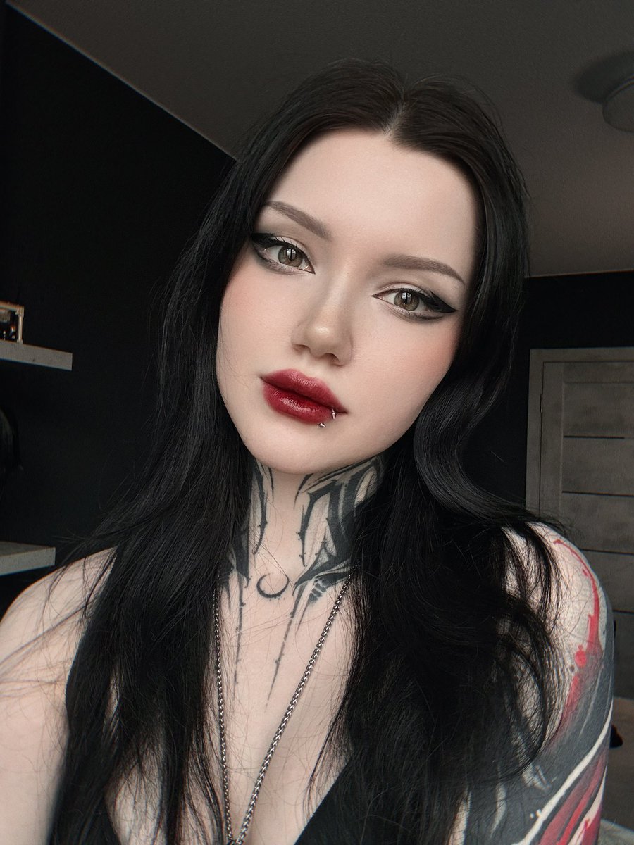 felvelial's tweet image. Hi 👁️👄👁️