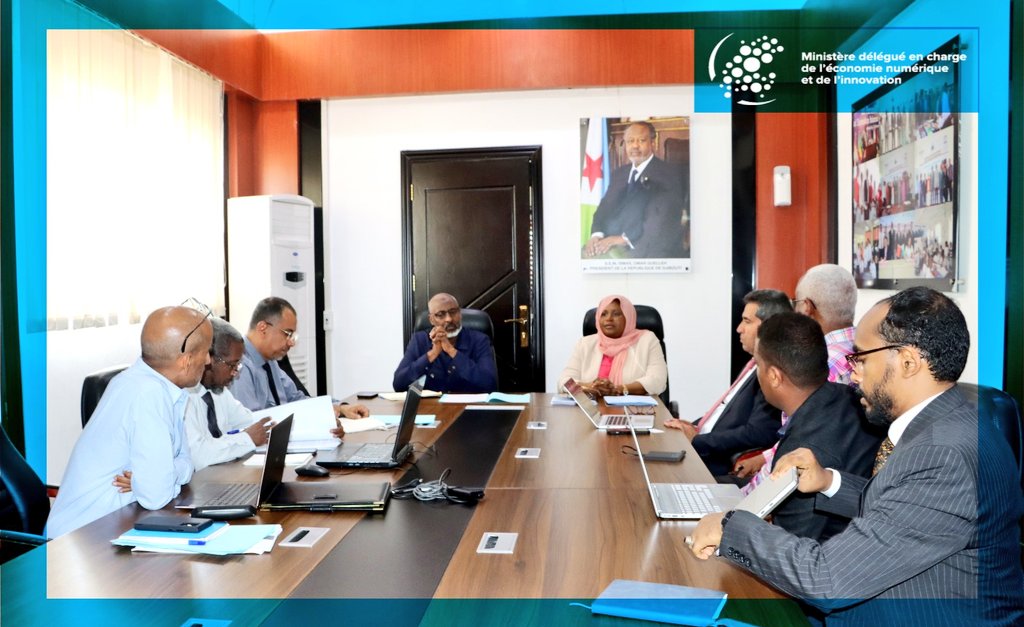 MENIDjib's tweet image. Rencontre stratégique entre le @MenfopDjib et le #MDENI
Ce matin,S.E.Mme @MariamHamadou1,Ministre de l’Économie Numérique et de l’Innovation,a été reçue par SE. M. Moustapha Mohamed Mahamoud, Ministre de l’Éducation Nationale et de la Formation Professionnelle,au siège du MENFOP