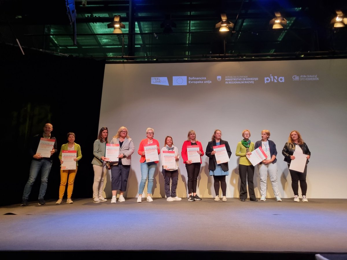 Danes sem se udeležila zaključnega dogodka Šole kohezije. Znanje, radovednost in kreativnost mladih me je izjemno navdihnila. Ozrimo se okrog sebe in spoznavajmo vse dobro, kar nam 🇪🇺 prinaša  - skozi kohezijska sredstva ali drugače! 
Iskrene čestitke zmagovalcem in mentorjem! 🏆