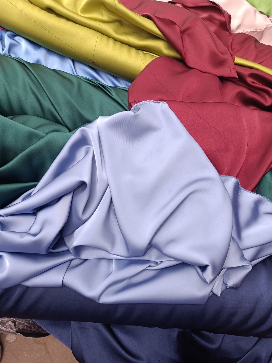 impeccablepearl's tweet photo. Live Market Sales for Eid — On WhatsApp 🛍️

Still haven’t sorted your modest fabrics for Eid? Can’t spot quality crepe or duchess from the fake? Can’t make it to the market?
Let me bring the market to you! 🫴 https://t.co/TAdibTeo9F