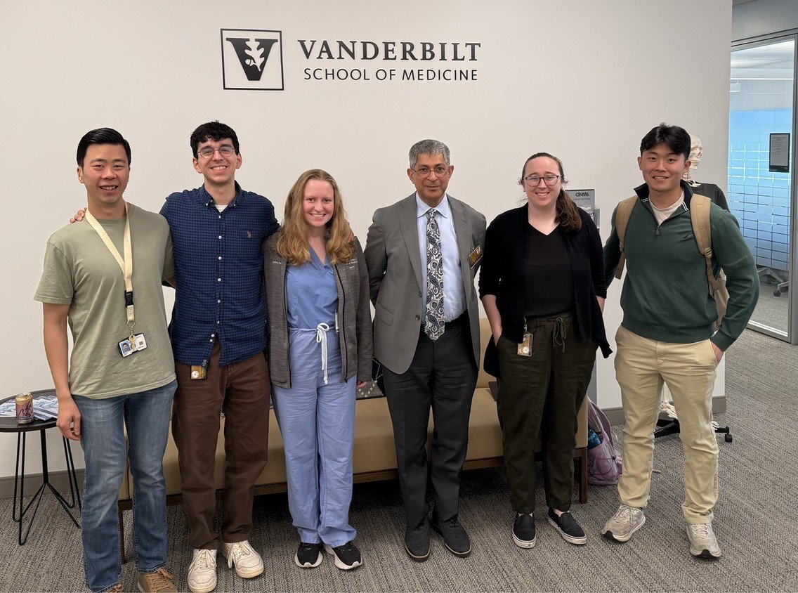 Our Lunches with Leaders series continued this month with the dean of the School of Medicine Basic Sciences, Dean John Kuriyan. Thank you to Dean Kuriyan for meeting with our students!