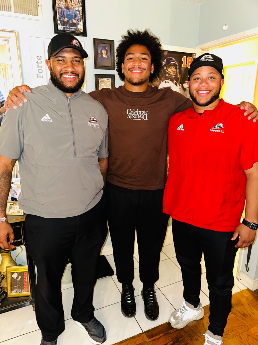 Jackson Forté (@jacksonforte18) on Twitter photo Thank you to Coach Maggs & Coach Brown for a great Home Visit! I really appreciate y’all making the trip!
<a href="/SUUFB_/">Southern Utah Football</a> <a href="/CoachShawnM_SUU/">Shawn Magginson</a> <a href="/CoachBrown_SUU/">Jordan Brown</a> <a href="/cocfb/">Cougars Football</a> <a href="/CoachICOC/">Coach Iacenda</a> <a href="/DCorbet55/">Coach Corbet</a> <a href="/CoachKellyCOC/">EK</a> <a href="/Reno818/">Reno Watkins</a> <a href="/JUCOFFrenzy/">JUCO Football Frenzy</a> <a href="/JuCoFootballACE/">JuCo Football Forer</a> <a href="/JGonzalesJr10/">Julio Gonzales Jr.</a>
#TBirdNation #RaiseTheHammer Thank you to Coach Maggs & Coach Brown for a great Home Visit! I really appreciate y’all making the trip!
<a href="/SUUFB_/">Southern Utah Football</a> <a href="/CoachShawnM_SUU/">Shawn Magginson</a> <a href="/CoachBrown_SUU/">Jordan Brown</a> <a href="/cocfb/">Cougars Football</a> <a href="/CoachICOC/">Coach Iacenda</a> <a href="/DCorbet55/">Coach Corbet</a> <a href="/CoachKellyCOC/">EK</a> <a href="/Reno818/">Reno Watkins</a> <a href="/JUCOFFrenzy/">JUCO Football Frenzy</a> <a href="/JuCoFootballACE/">JuCo Football Forer</a> <a href="/JGonzalesJr10/">Julio Gonzales Jr.</a>
#TBirdNation #RaiseTheHammer