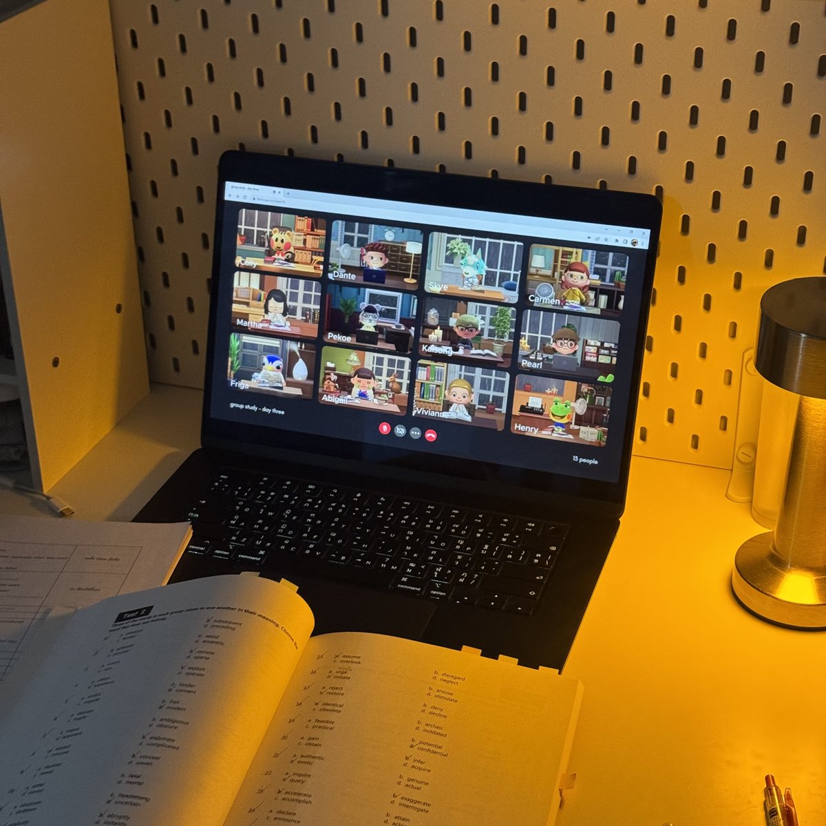 thenephsdiary's tweet photo. 💻🕯️🤯 https://t.co/cznnRDtoCM