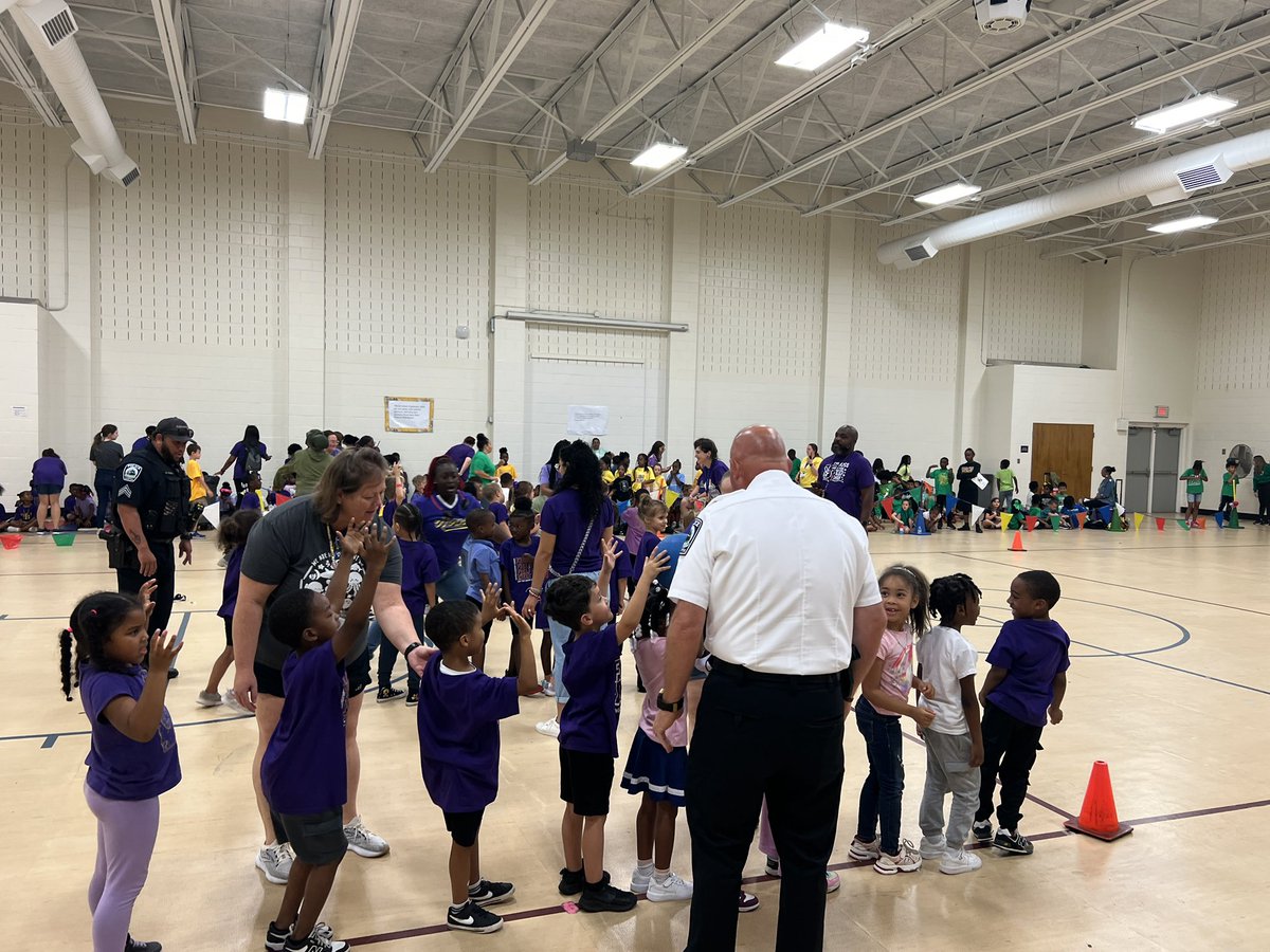 Kim Lunn (@kimlunn17) on Twitter photo HES ❤️’s our partnership w the City of Hampton PD. The kids love seeing them around the school supporting our events! #winningforkids
<a href="/HES_HCS/">Hampton Elementary School</a> <a href="/HenryCountyBOE/">Henry County Schools</a> <a href="/mrsj_cohen/">Mrs. Janae' Cohen, Ed. S.</a> <a href="/michellewil2/">Michelle Williams</a> HES ❤️’s our partnership w the City of Hampton PD. The kids love seeing them around the school supporting our events! #winningforkids
<a href="/HES_HCS/">Hampton Elementary School</a> <a href="/HenryCountyBOE/">Henry County Schools</a> <a href="/mrsj_cohen/">Mrs. Janae' Cohen, Ed. S.</a> <a href="/michellewil2/">Michelle Williams</a>