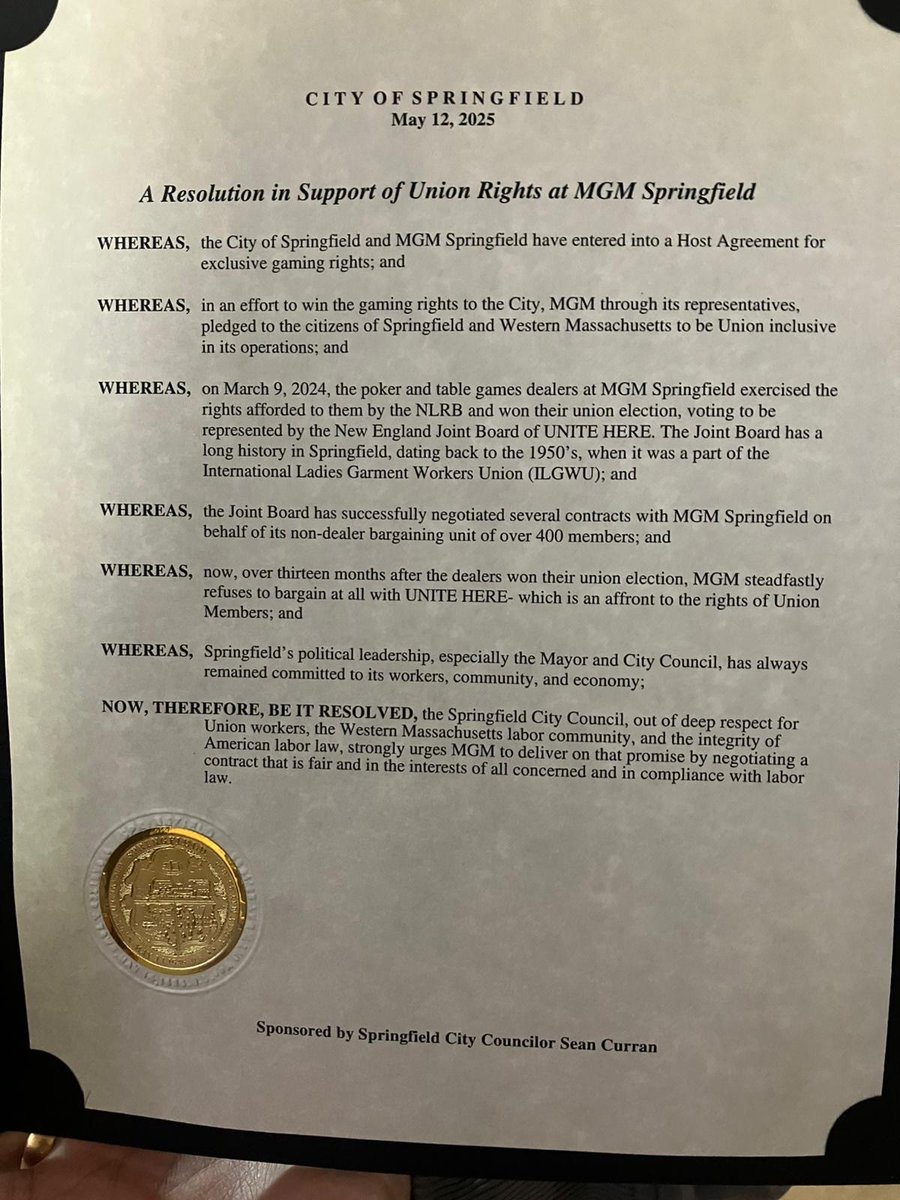 nejbUNITEHERE's tweet image. Thank you @SpfldCouncil for unanimously passing a resolution supporting casino dealers fighting for respect. @MGMSpringfield is being prosecuted for violating federal labor law in refusing to bargain with dealers and recognize their union. #1u