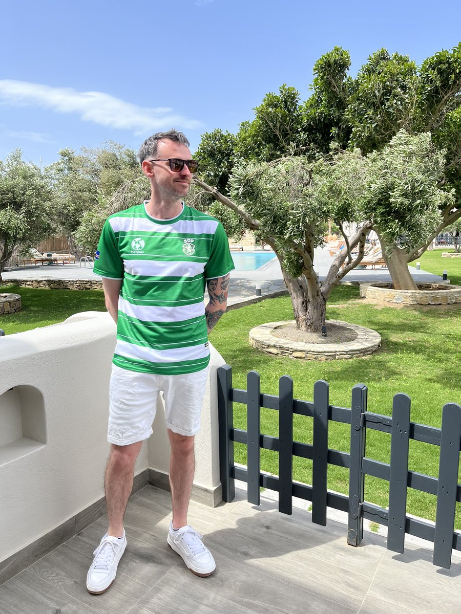 90minsPod's tweet image. 🚨 Last chance to enter our football shirt giveaway 🚨

Retweet this post and follow @Sangalo_Footy to enter and win one of their unique and beautiful footy tops.

This one is Sporting Clube da Praia from Cape Verde 🇨🇻 

#football #giveaway #footballshirt