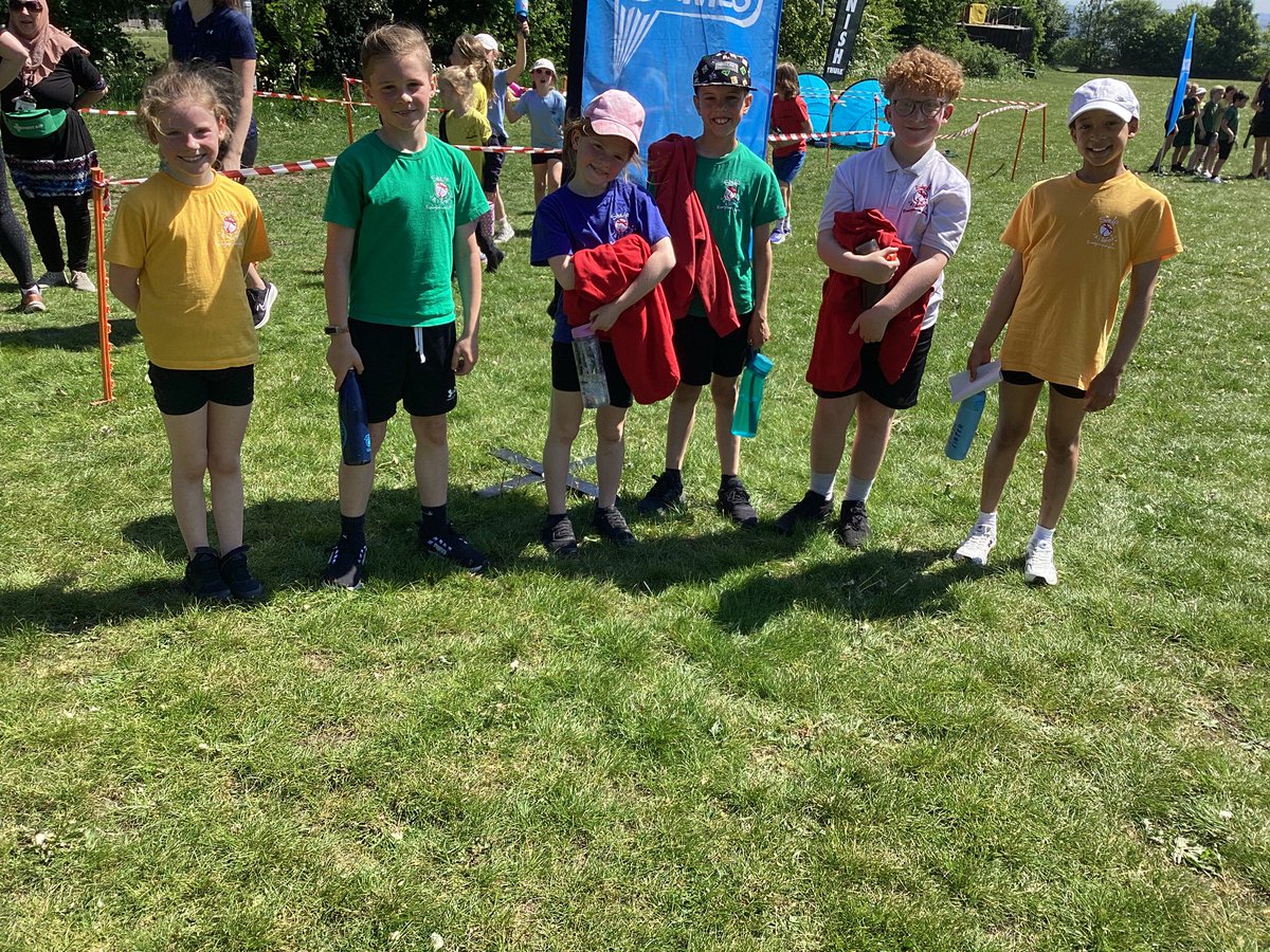 j_shelf's tweet photo. @CalderdaleSGO 
Today we had the pleasure in taking part in the orienteering event at Old Brodleians. The sun was shining and the children had a great time. Even in this heat they managed to come runners up. https://t.co/Vc7aGwxKFm