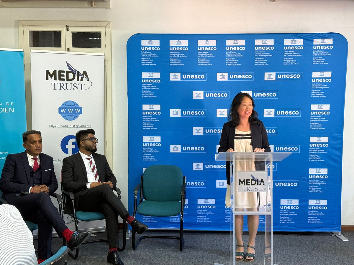 Today in Port-Louis #Mauritius, @UNESCOeast launched a 3-day training on media &amp; information literacy to improve coverage &amp; reporting of environmental issues. 

27 journalists from Mauritius, Seychelles, Comoros, Madagascar &amp; Djibouti are taking part in this initiative.