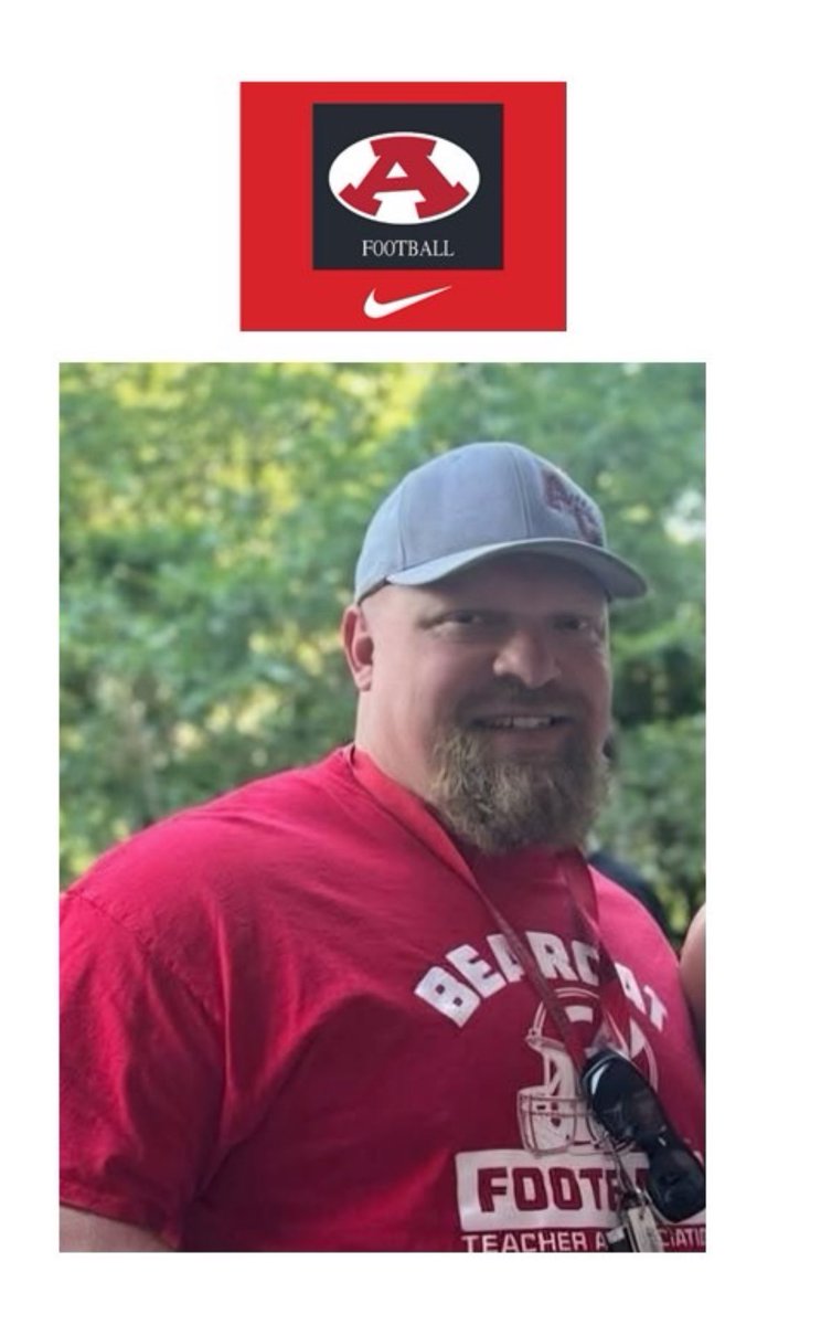 ChiefSmoke10's tweet image. Glad to have @Gtown_Football & @ACbearcatFB alum, Davey McCann, coaching our Oline this fall!
#FindAWayToWin
