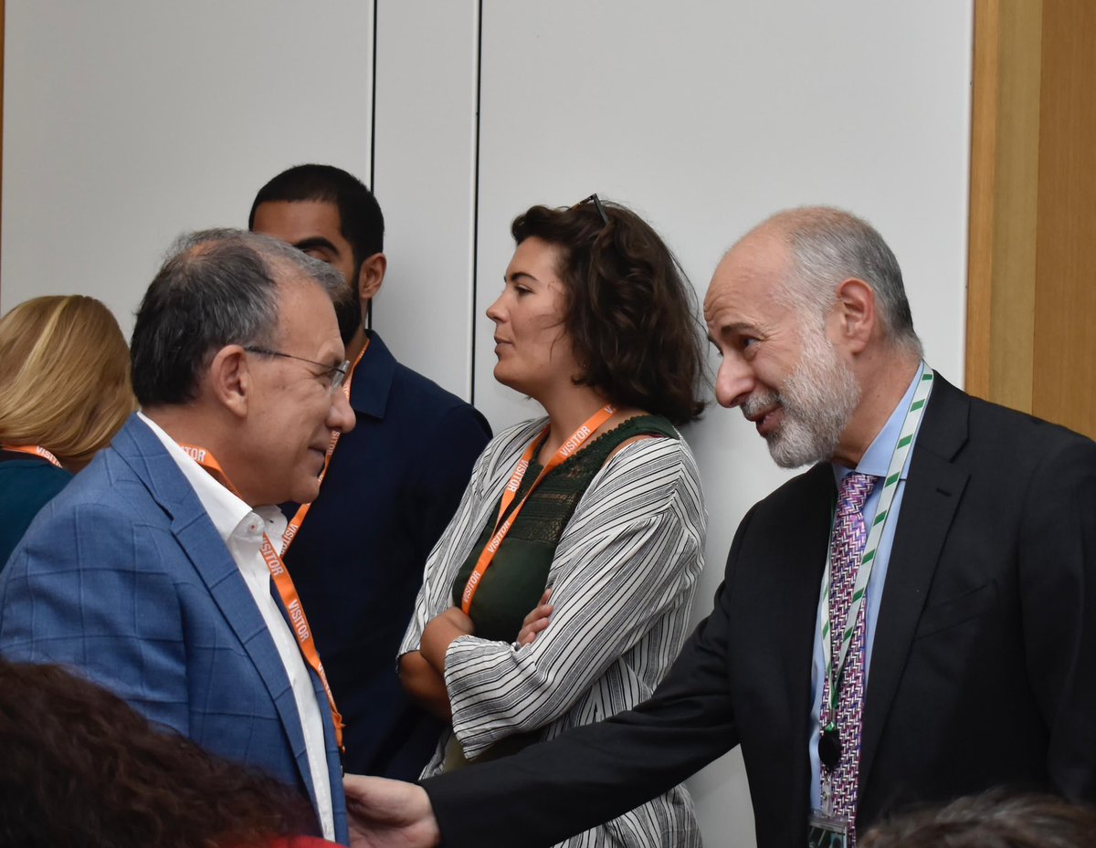 Las cláusulas de arbitramento de los Tratados de Inversión Extranjera son leoninas! Todas las demandas las ganan las transnacionales y Colombia pierde millones de dólares en tribunales privados sin garantías procesales. Hoy he planteado en el Parlamento  Británico (con miembros