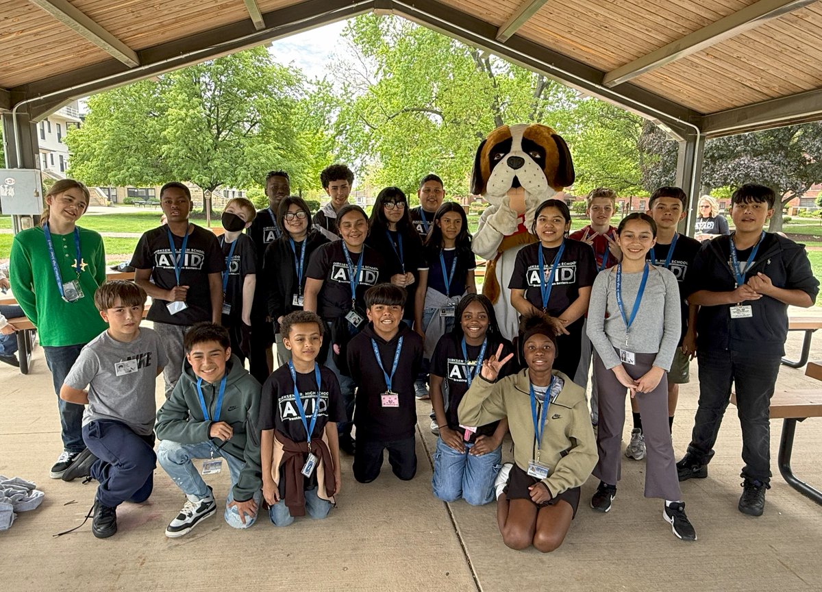 Our Dirksen AVID students want to give a big thank you to the University of St. Francis for the warm welcome and campus tour! 🌟

We loved seeing your beautiful campus and learning about future opportunities. Your support means a lot as we start thinking about college and beyond!