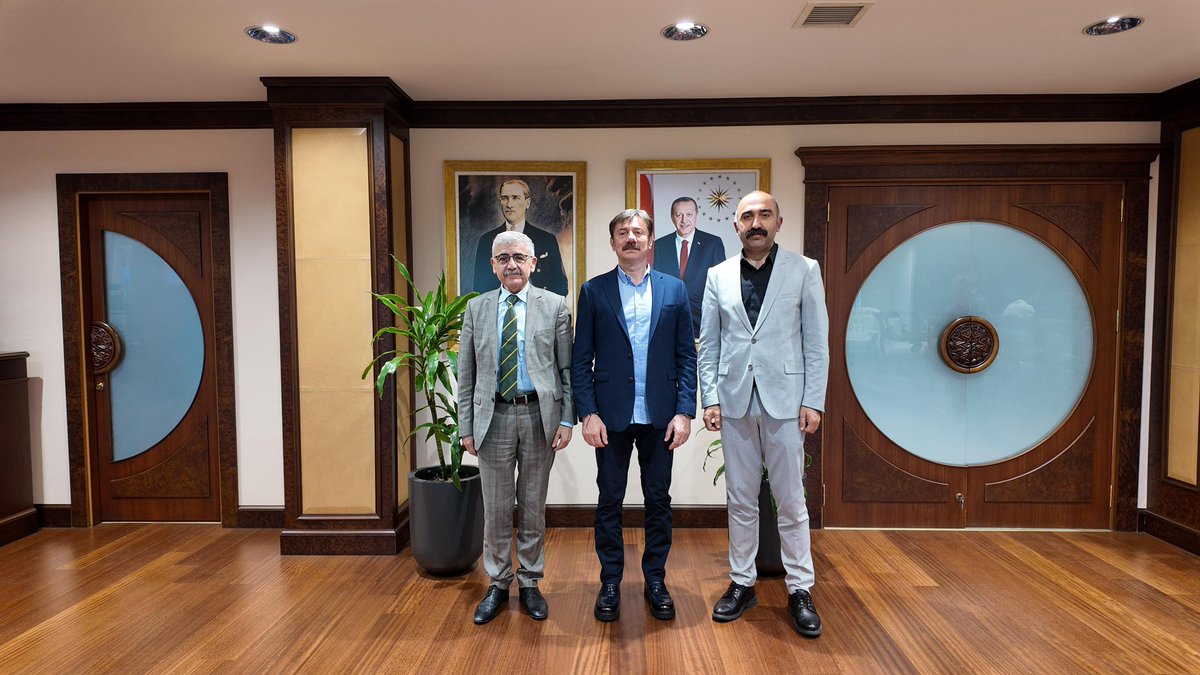 Cem Vakfı yeni Genel Müdürü Süleyman Kılıç ve Ertan Akgün Dede misafirimizdi. Kendilerine hoş sohbet ve nazik ziyareti için teşekkür ediyorum.