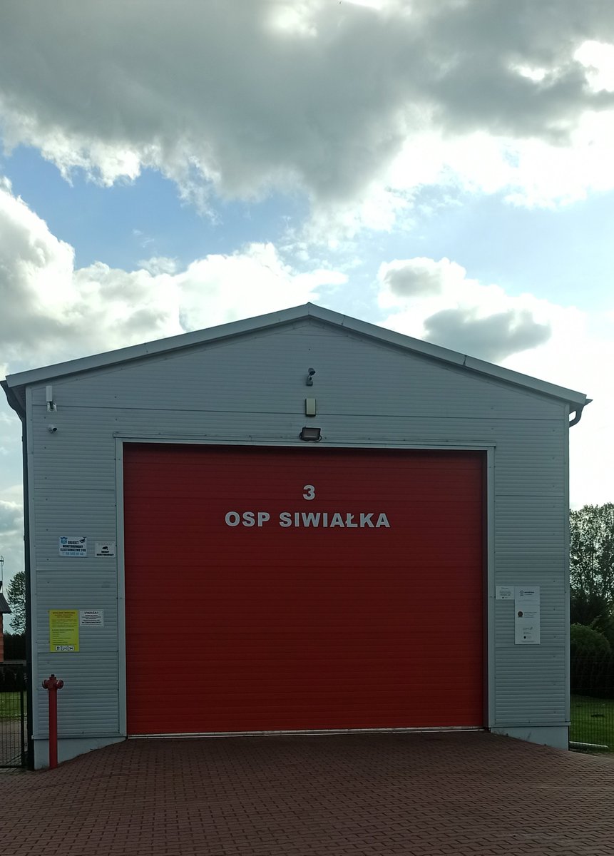 Co za zrządzenie losu, że licencyjne święto Matki Boskiej Fatimskiej zastało mnie właśnie tu. Tęcza🌈, 🐄🐂Krowa, tyle wspomnień 🍻⚽😎 Jak na straży nie mają upragnionych 3 mln zł to już nigdzie 🤷‍♂️
