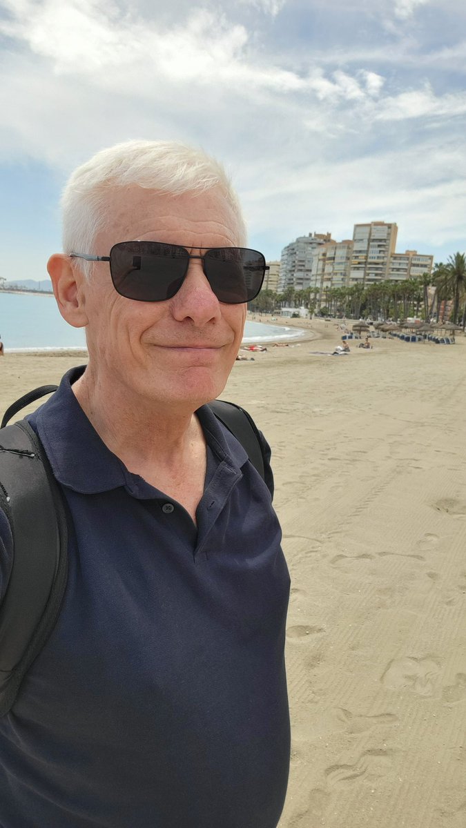Soakin' up some rays in Malaga. I'm doing a day trip video and it has *mostly* gone according to plan.