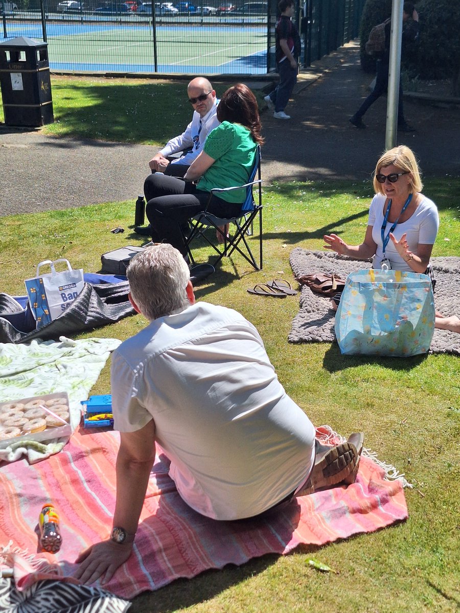 For #MentalHealthAwarenessWeek  the team in the South met up for a picnic in the park and what beautiful weather we had for it!

Being part of a community is about feeling connected and valued and having a sense of belonging

<a href="/IPSGrow/">IPS Grow</a> 
<a href="/CombinedNHS/">CombinedNHS</a> 
<a href="/mpftnhs/">Midlands Partnership University NHS FT</a>