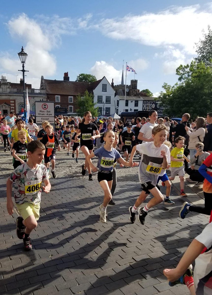 Thank you to everyone who took part in the The Hitchin 10km golden mile to raise funds for our neonatal unit, we have been able to raise over £2777. Thank you once again to Jake Amos event organiser for supporting the charity and we look forward to next years run!