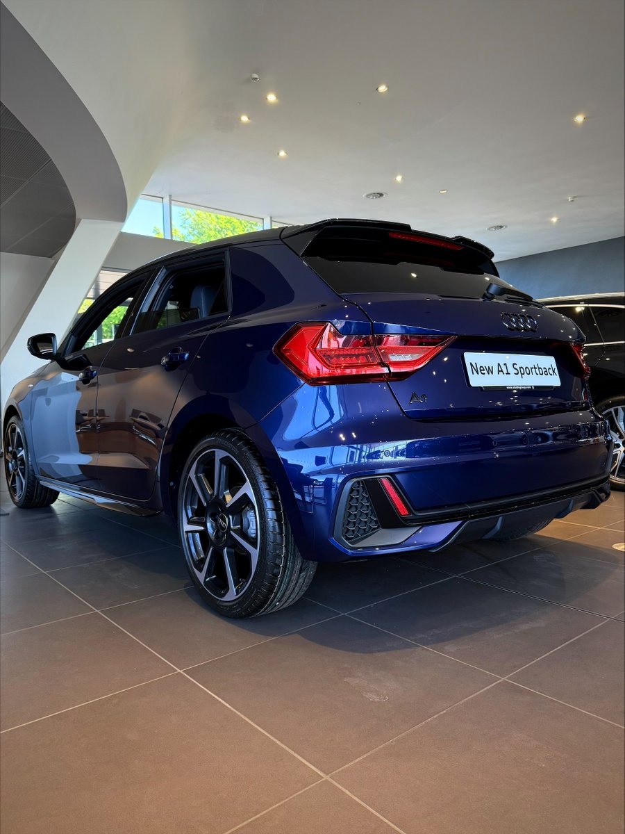 This one's itching to get out and about in the sunshine today... 😎☀️

What do you think about this beautiful #AudiA1 Sportback in a lovely Navarra Blue at Vindis Audi #Huntingdon? 💙

#Audi #AudiUK #AudiA1Sportback <a href="/AudiUK/">Audi UK</a>