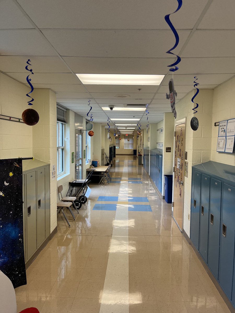 PrincipalLBES's tweet image. More fun from our Kindergarten Orientation. Meeting the PTA and KidsCo team and seeing that they are out of this world excited about Kindergarten.