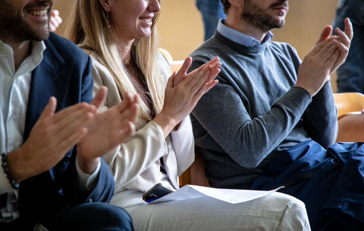 We closed our “Adotta una scuola” journey with the Lirelli Technical Institute by awarding the best bathroom design prototype, developed by students with our team.
Because the future of design starts where curiosity is born.