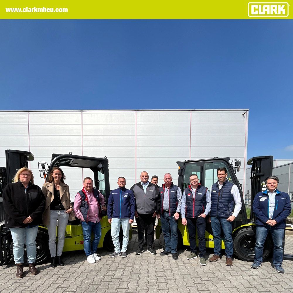 Successful training days at CLARK HQ! 💪
From May 6–7, we introduced our partners to the new electric Renegade (S25XE) &amp; Raider (L25XE) forklifts.
Thanks to everyone for the great insights and hands-on energy! ⚡️

#CLARKEurope #RenegadeS25XE #RaiderL25XE #ElectricForklift